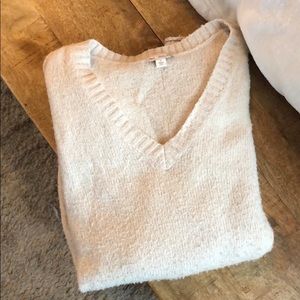 Super Soft V-neck Gap Sweater